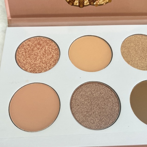$18 Closet Clearout is below my best offer! BNB The  Nudes by Juvia’s eye pallet - Picture 5 of 6